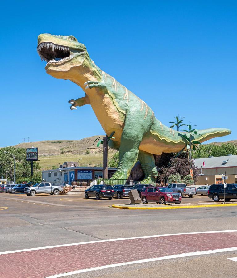 Raptor Retreat L Central L Big Dinosaur L Sleeps 9 Drumheller Zewnętrze zdjęcie